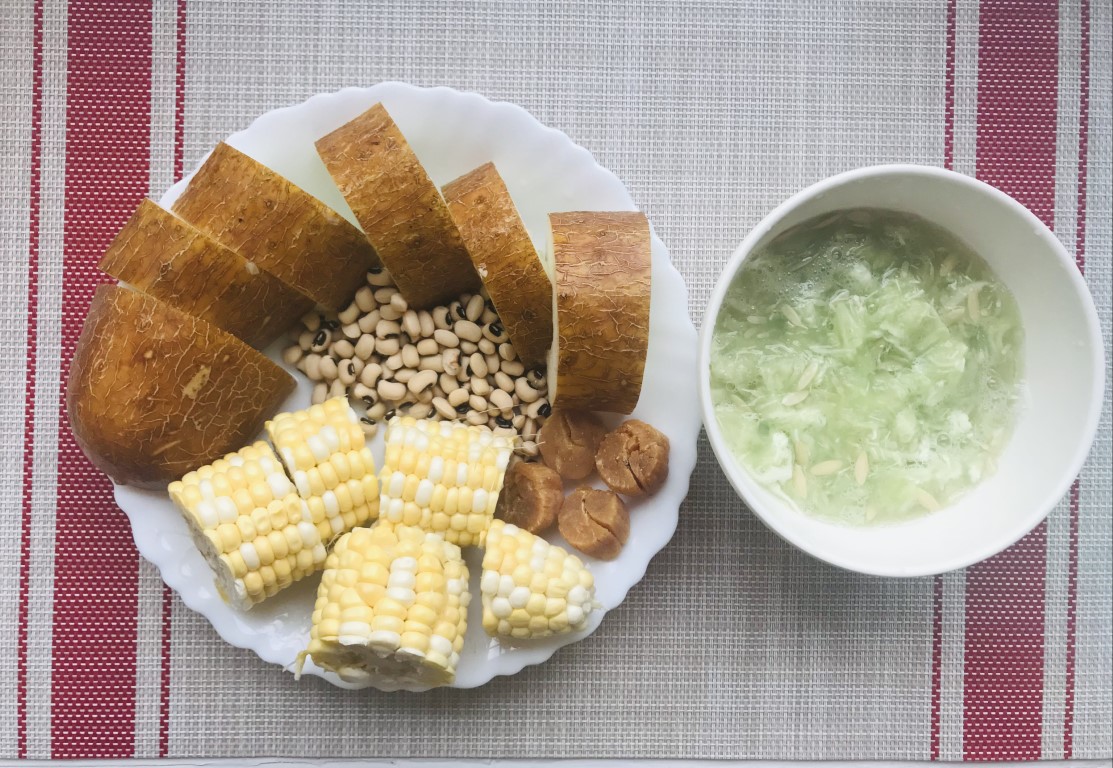 Black-Eyed Pea, Corn, Dried Scallop & Old Cucumber Soup