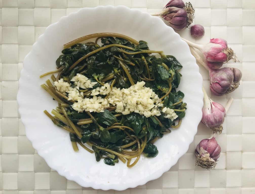Purple Garlic & Purslane Cold Salad