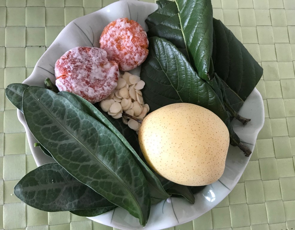 Fresh Sauropus Leaf, Loquat Leaf, Candied Kumquat and Snow Pear Water