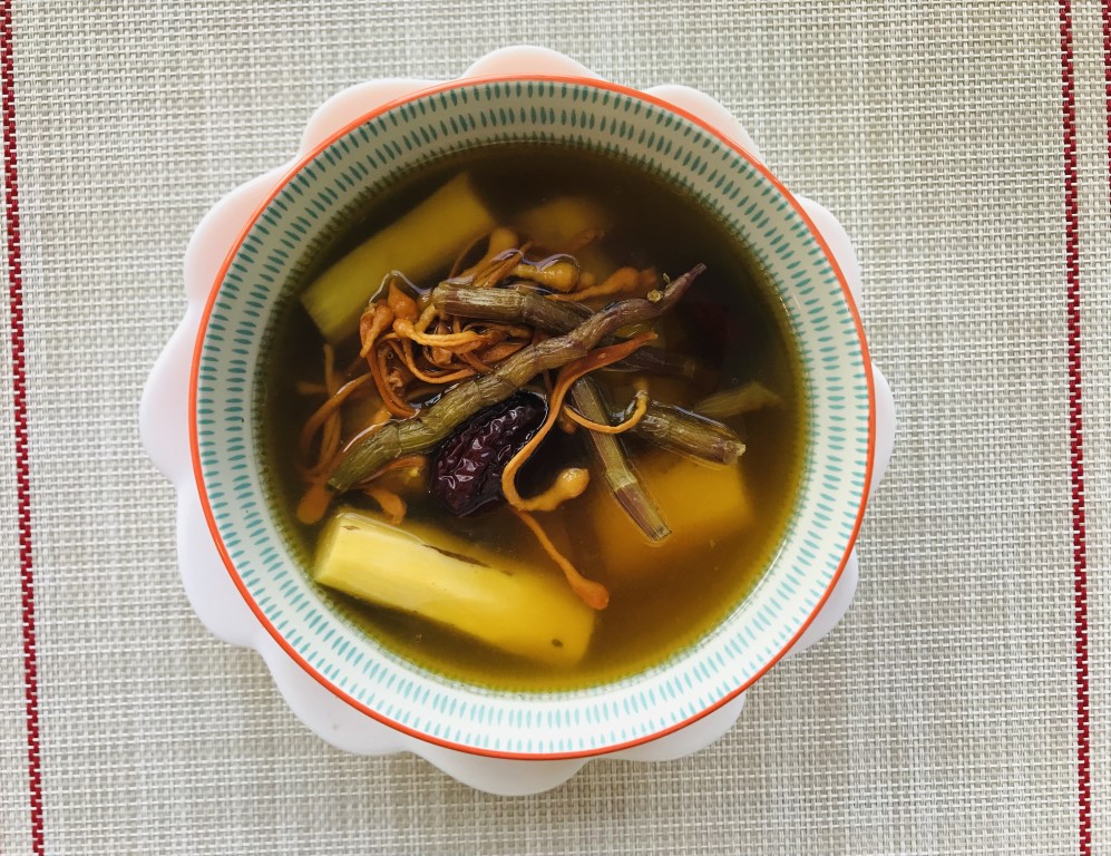Cordyceps Flower, Fresh Yam and Dendrobium Soup