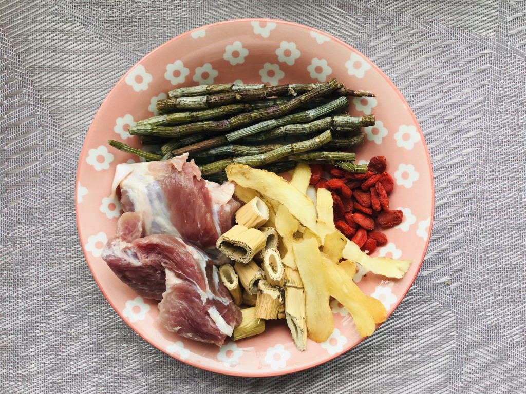 Fresh Dendrobium, Polygonatum and Reed Root Pork Shin Soup