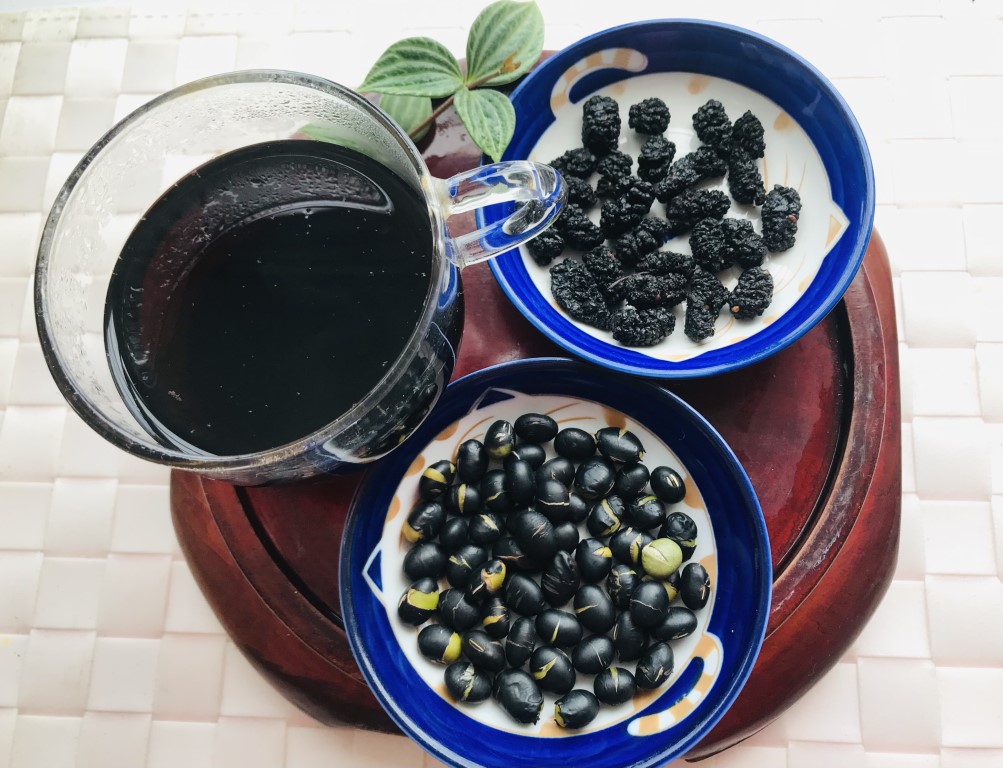 Mulberry and Roasted Black Soybean Tea