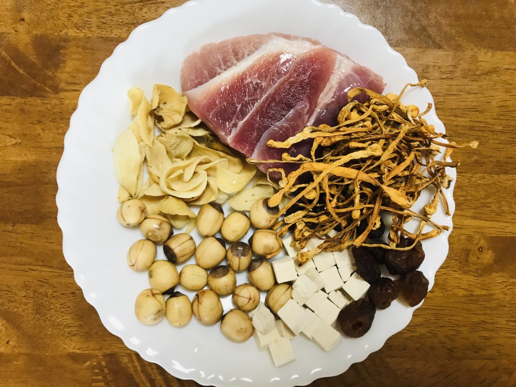 Cordyceps Flower, Lotus Seed, Lily Bulb and Pork Shin Soup