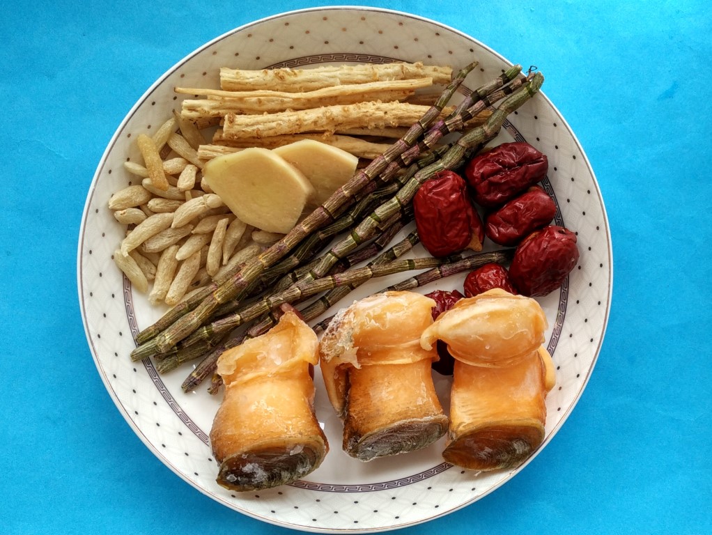 Fresh Dendrobium, Sha Shen, Mai Dong and Sea Whelk Soup