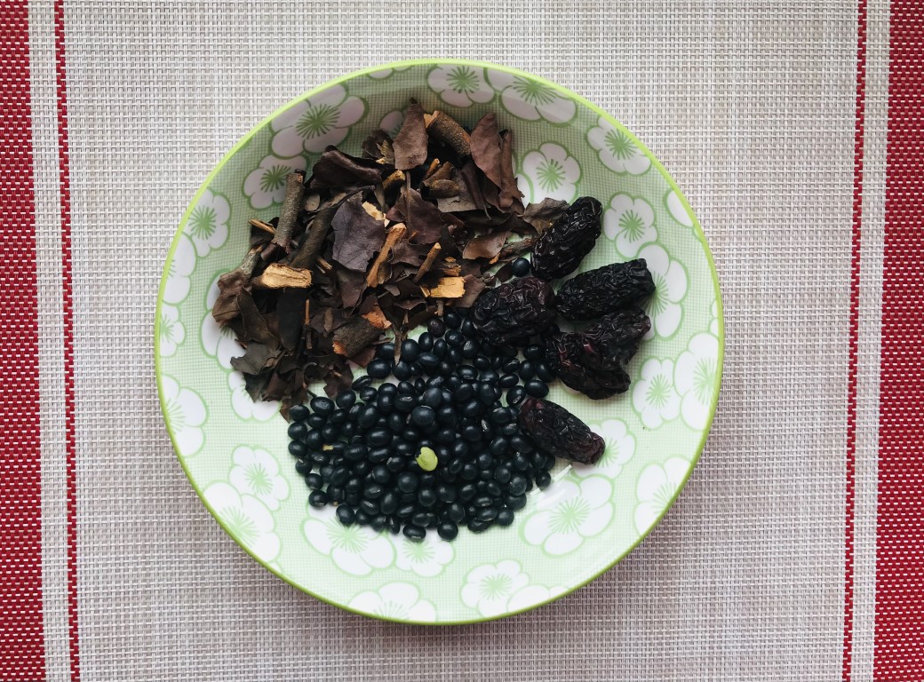 Prepared Mulberry-Mistletoe, Black Soybean & Red-Date Tea