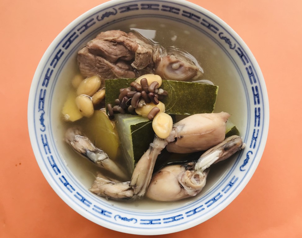Adzuki Bean, Hyacinth Bean, Frog Leg and Winter Melon Soup