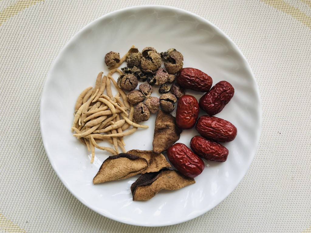 Pseudostellaria, Amomum, Tangerine Peel and Red Date Soup