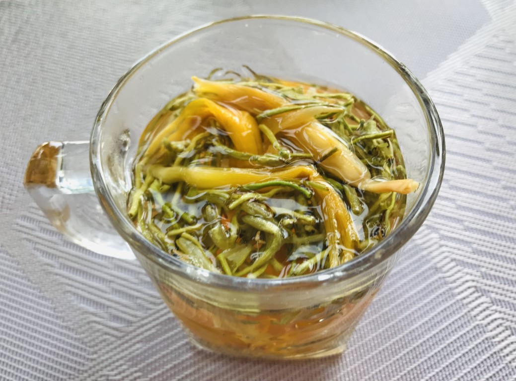 Honeysuckle and Dried Daylily Flower Tea