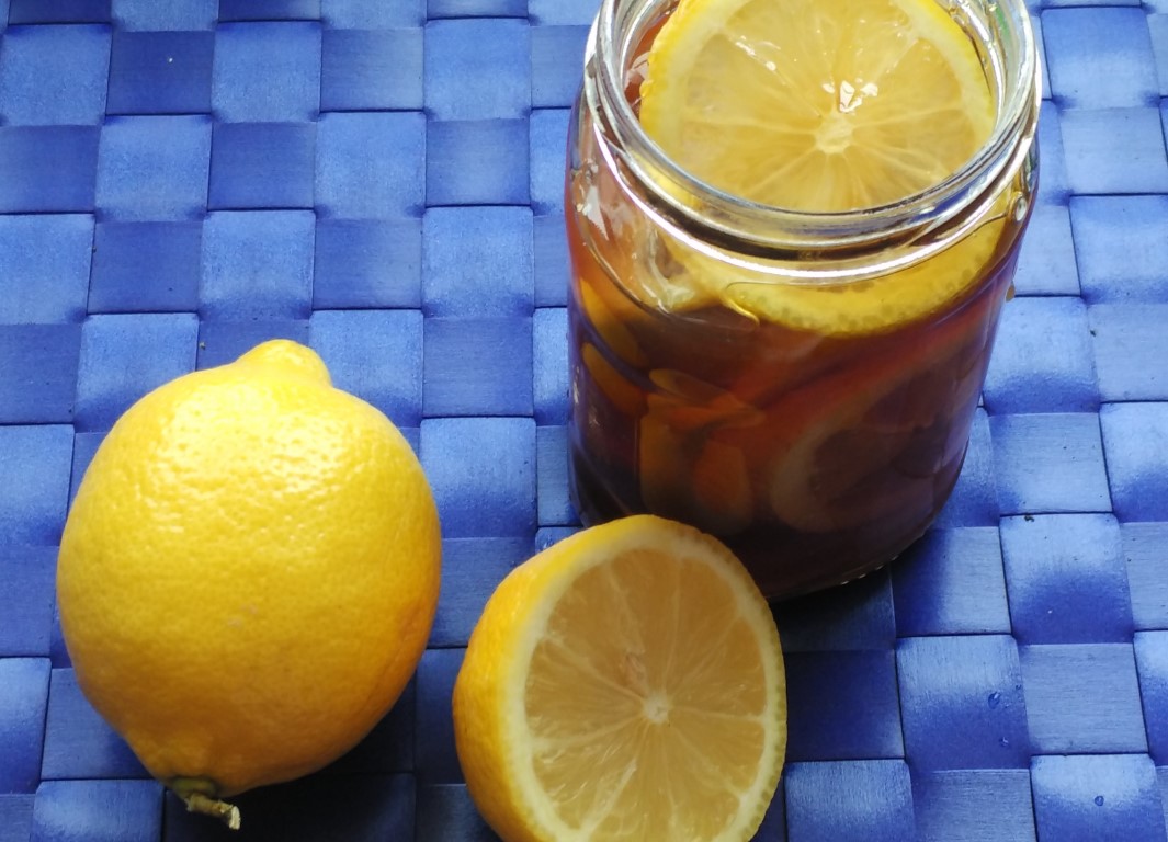 Fresh Lemon Honey Tea