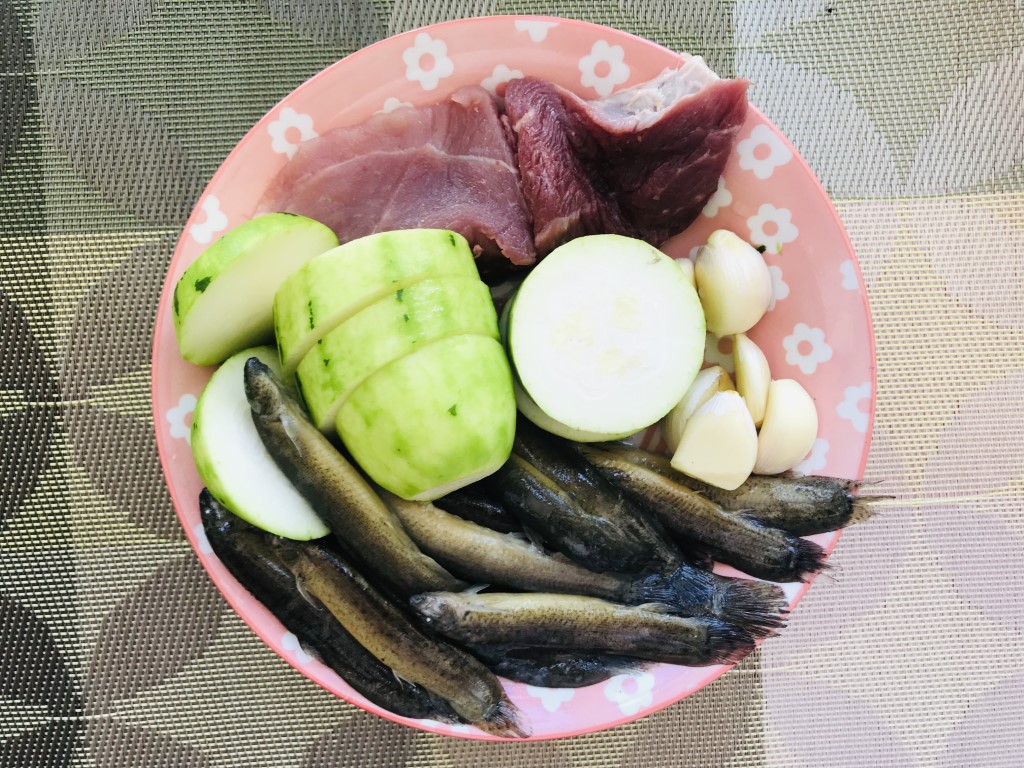 Hairy Gourd, Garlic & Loach Soup
