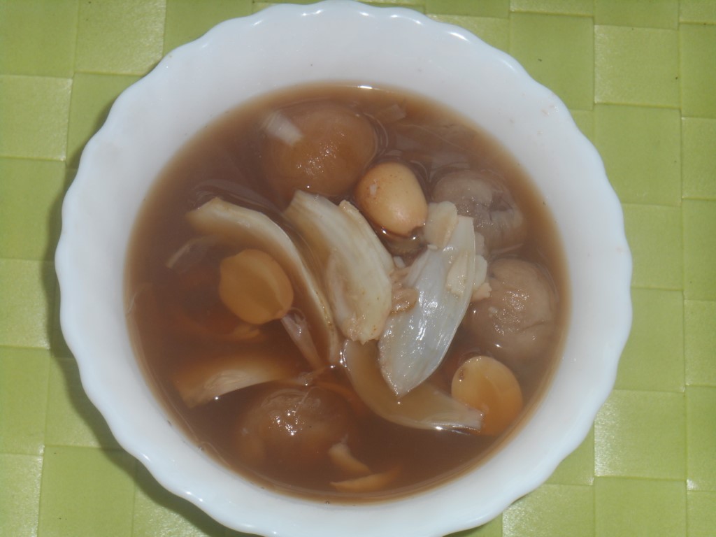 Fresh Lily Bulb, Lotus Seed & Longan Soup