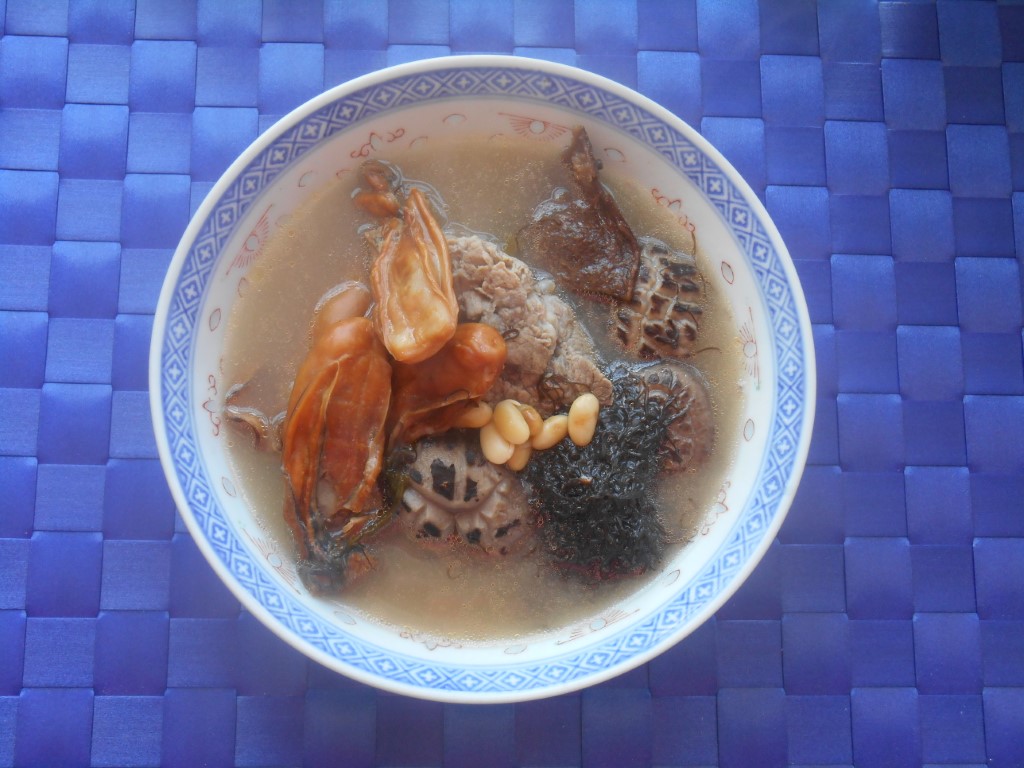 Dried Oyster, Black Moss and Flower Shiitake Pork Rib Soup