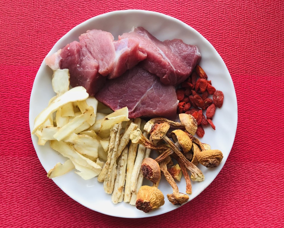 Agaricus Mushroom, Adenophora and Polygonatum Lean Pork Soup