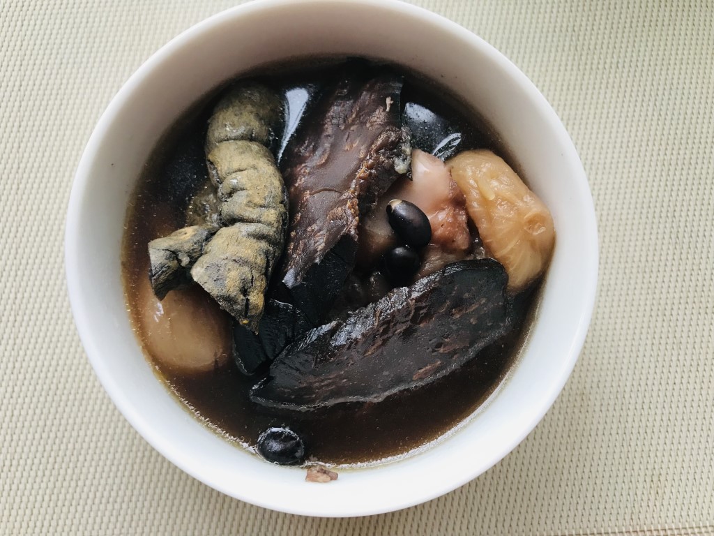 Morinda, Cistanche and Black Bean Pork Shin Soup