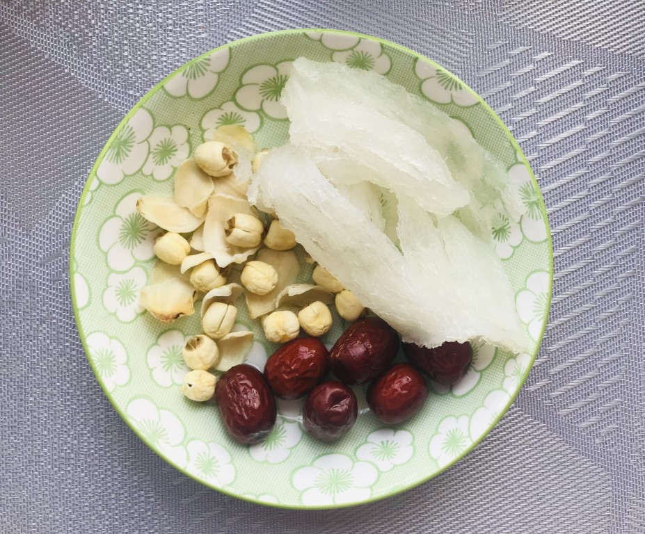 Double-Boiled Bird's Nest with Lotus Seed, Lily Bulb and Red Dates