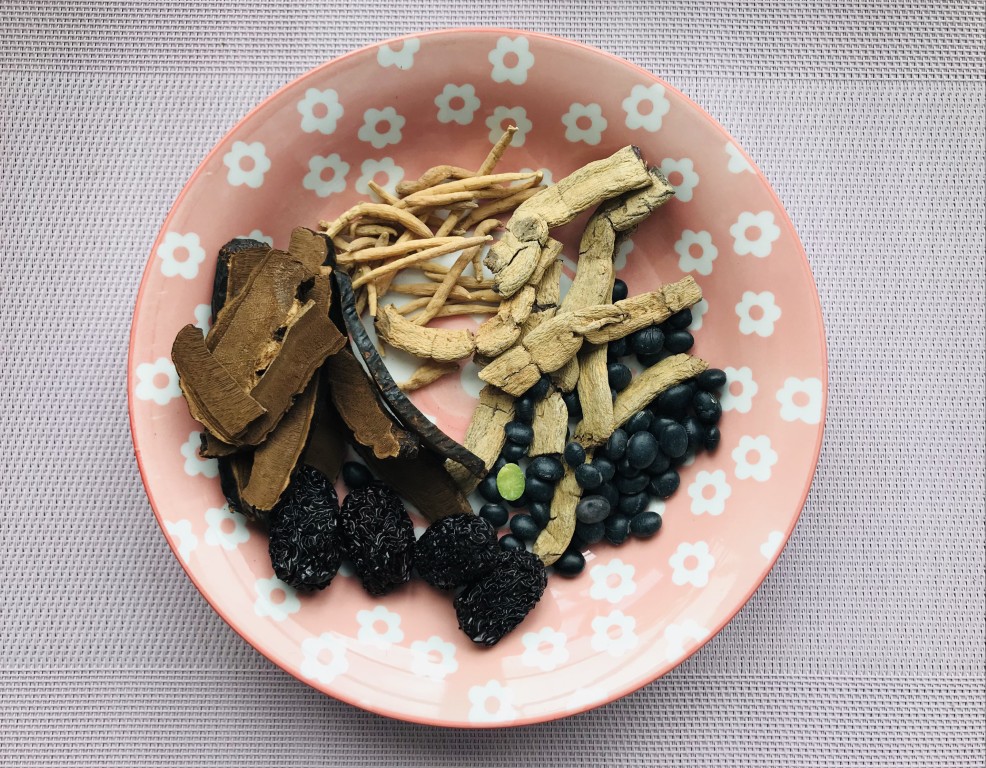Lingzhi, Ba Ji, Tai Zi Shen & Black Bean Soup