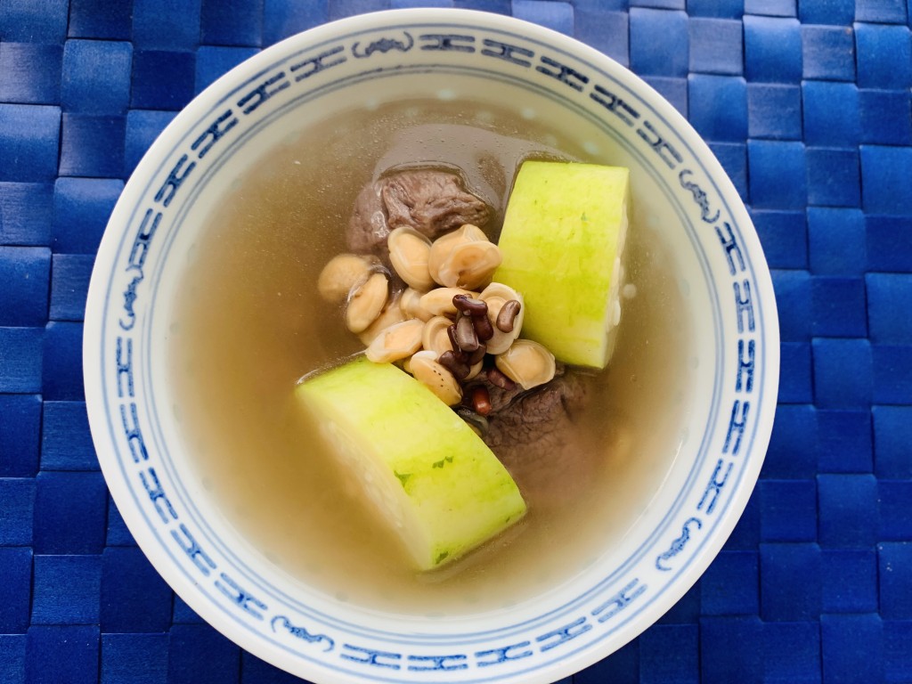 Fuzzy Gourd, Adzuki Bean, Hyacinth Bean and Pork Shin Soup