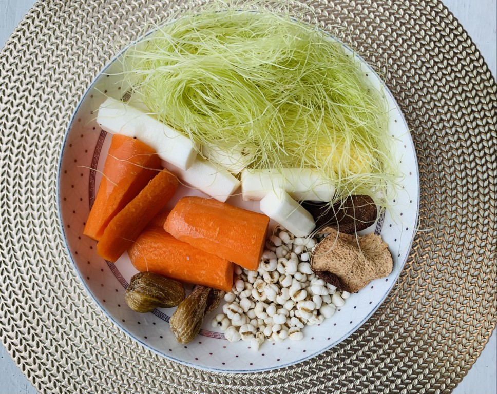 Fresh Chinese Yam, Corn Silk and Job's Tears Water