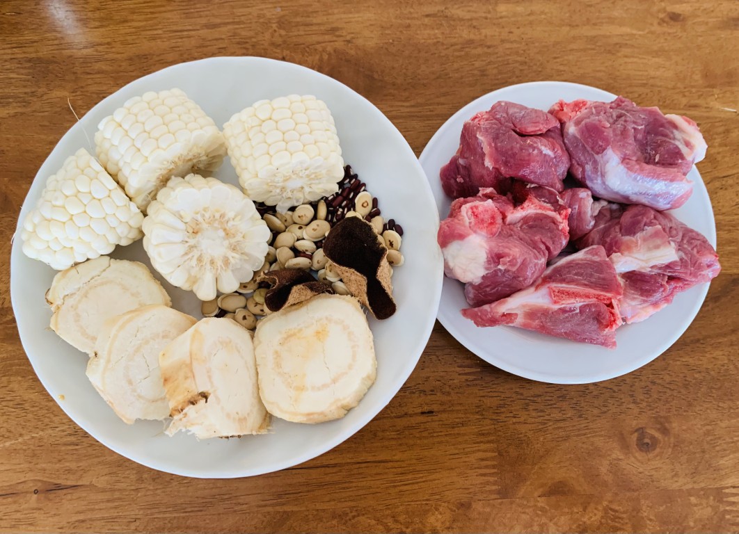 Kudzu, Corn, Red Bean and Pork Bone Soup