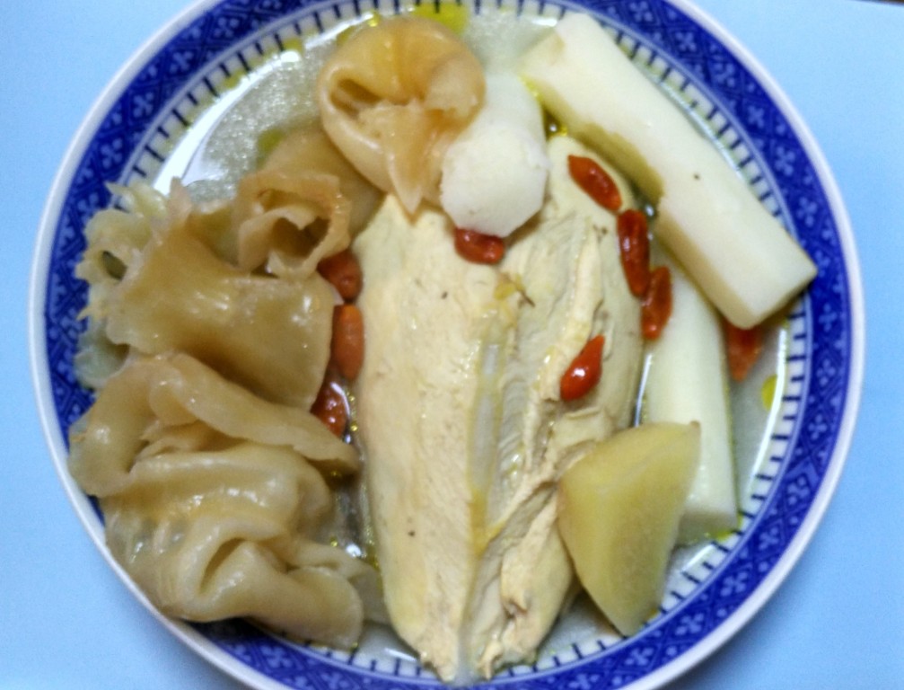 Fresh Yam, Goji and Chicken Breast Stewed with Fish Maw