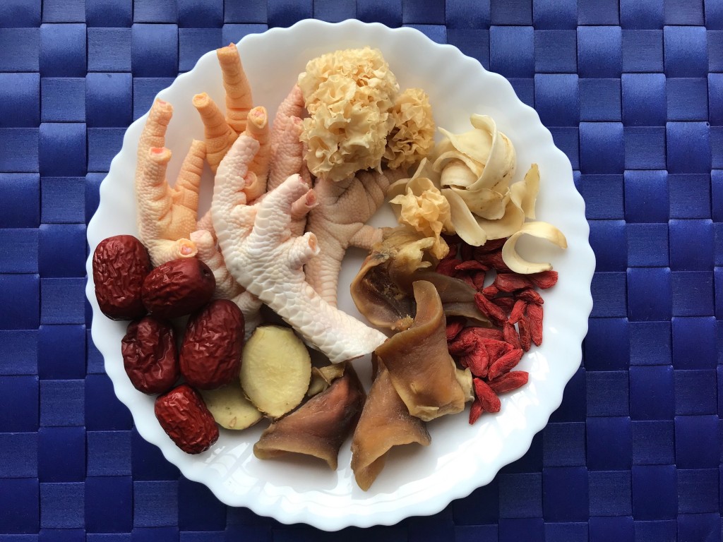 Lily Bulb, Goji, Snow Fungus, Conch and Chicken Feet Soup