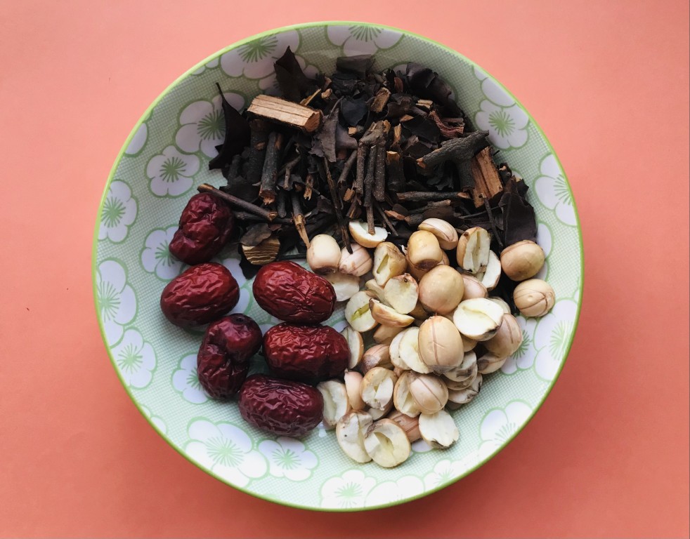 Prepared Mulberry Mistletoe, Lotus Seed & Red Date Sweet Water