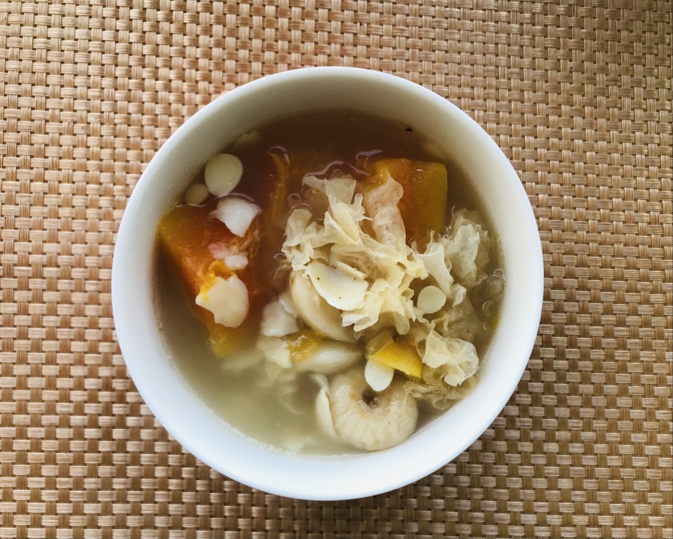 Papaya, Snow Fungus, Almond and Fig Sweet Soup