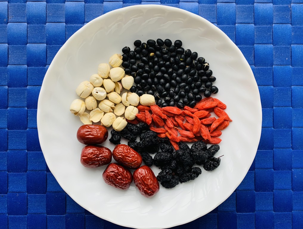 Black Mulberry, Goji and Black Bean Tea