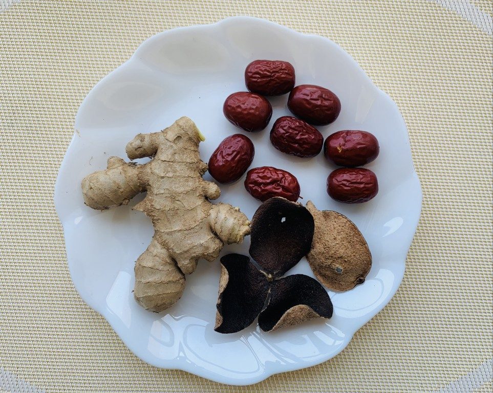 Yellow Ginger, Red Date and Tangerine Peel Drink