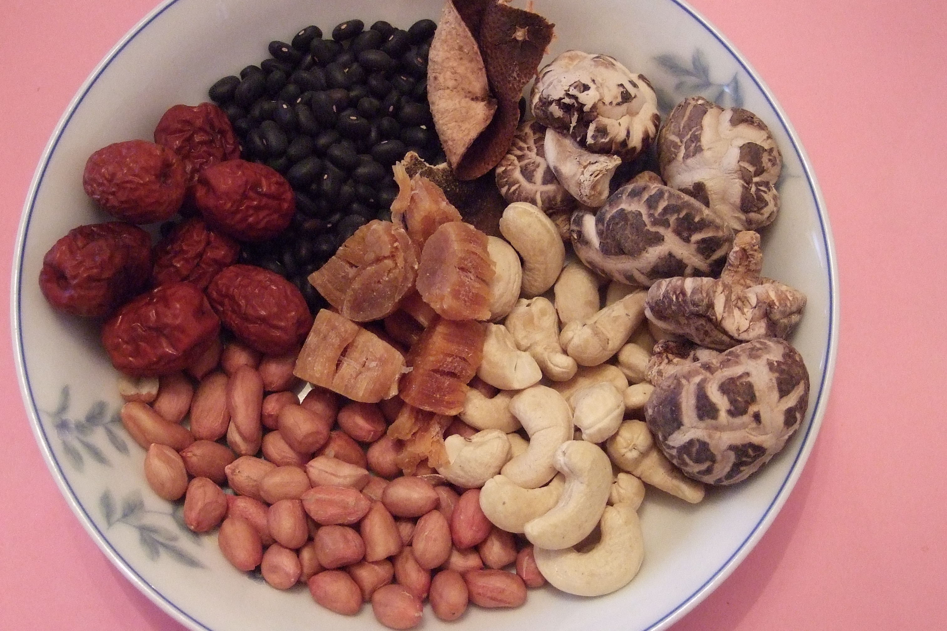 Black-Eyed Pea, Peanut and Shiitake Soup