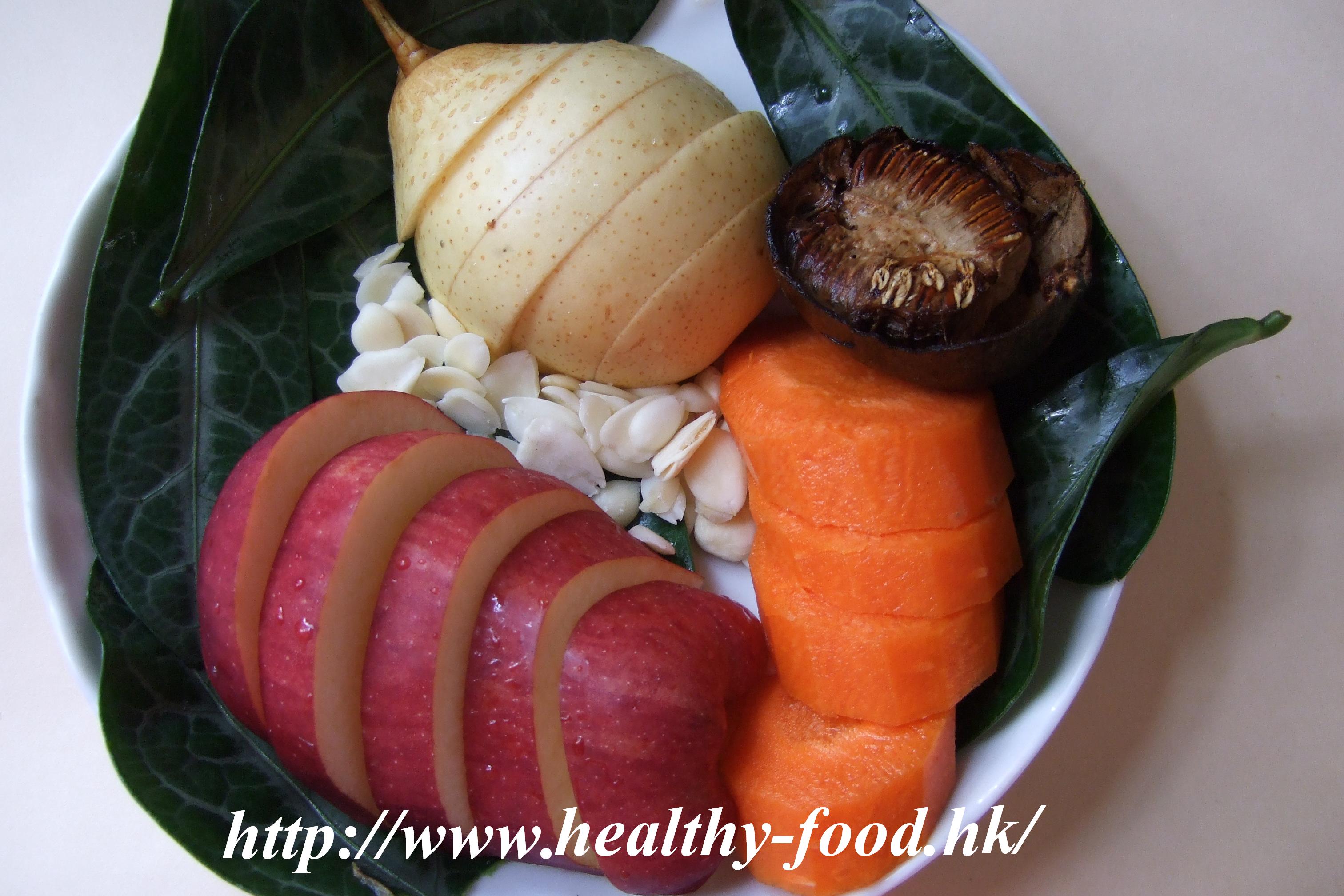 Dragon-Tongue Leaf, Pear, Apple and Luo Han Guo Soup