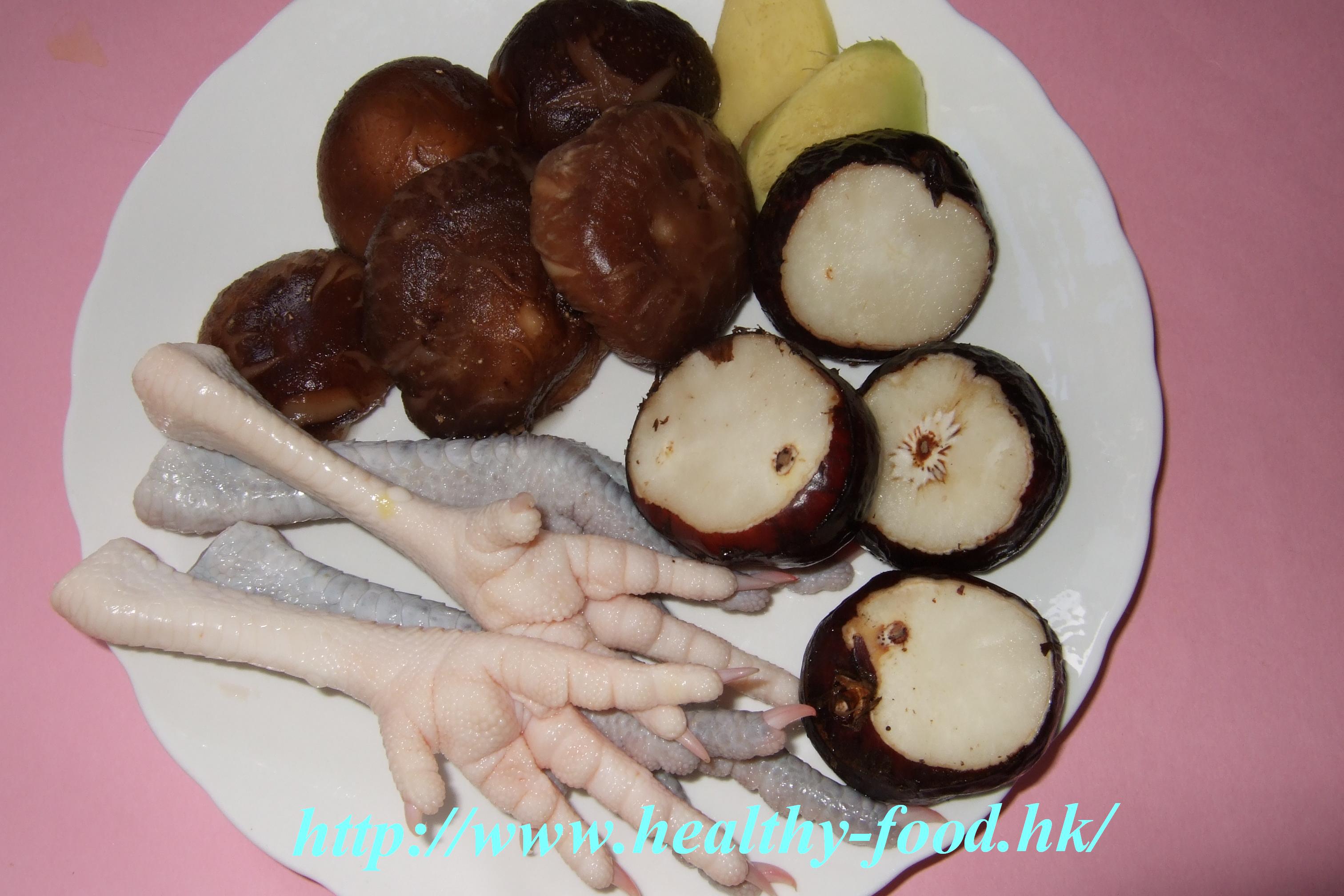 Shiitake, Water Chestnut and Chicken Feet Soup