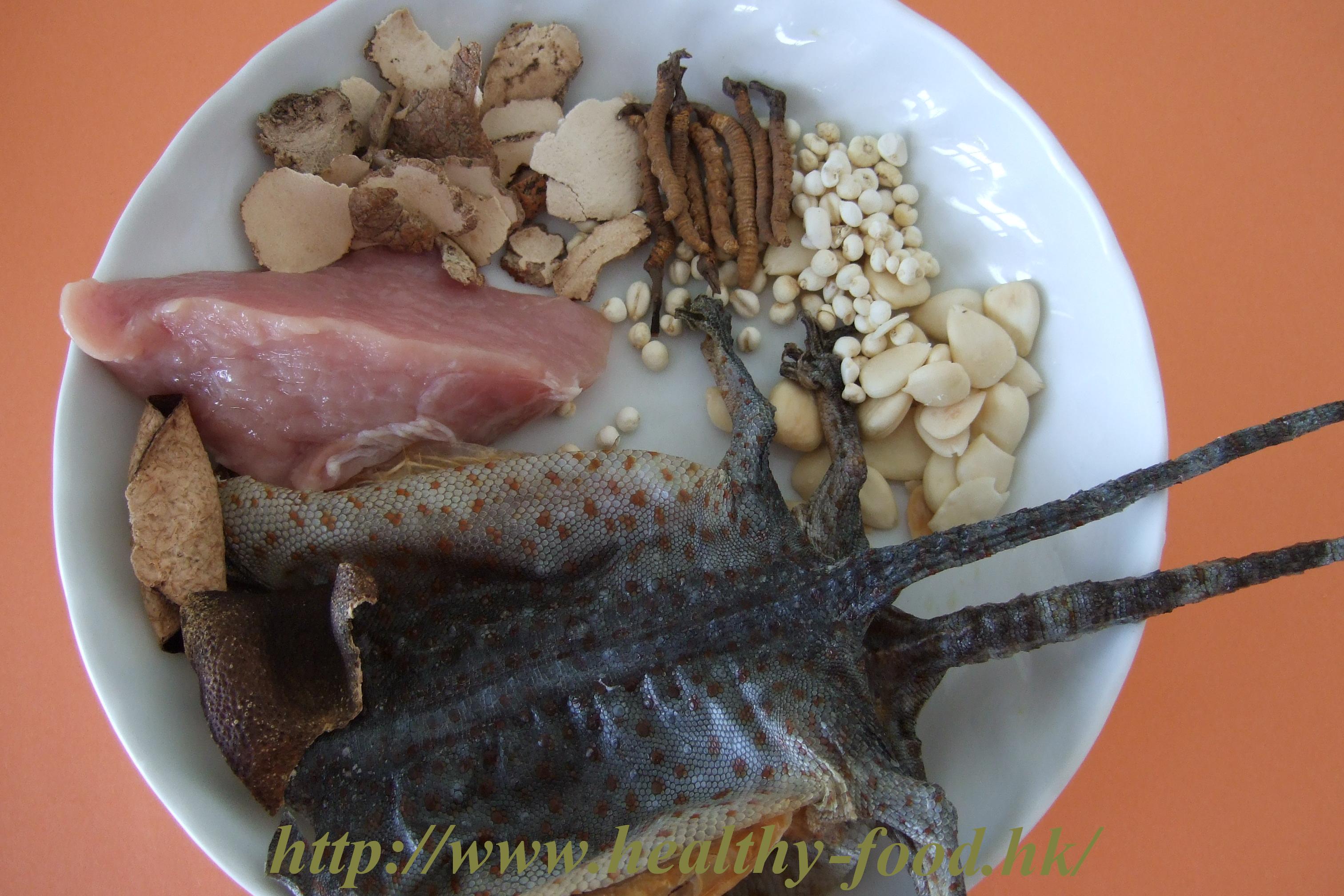 Chuan Bei, Lingzhi, Cordyceps and Gecko Soup