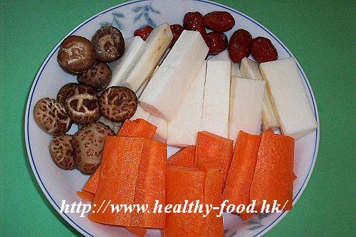 Fresh Chinese Yam, Flower-Shiitake and Carrot Soup