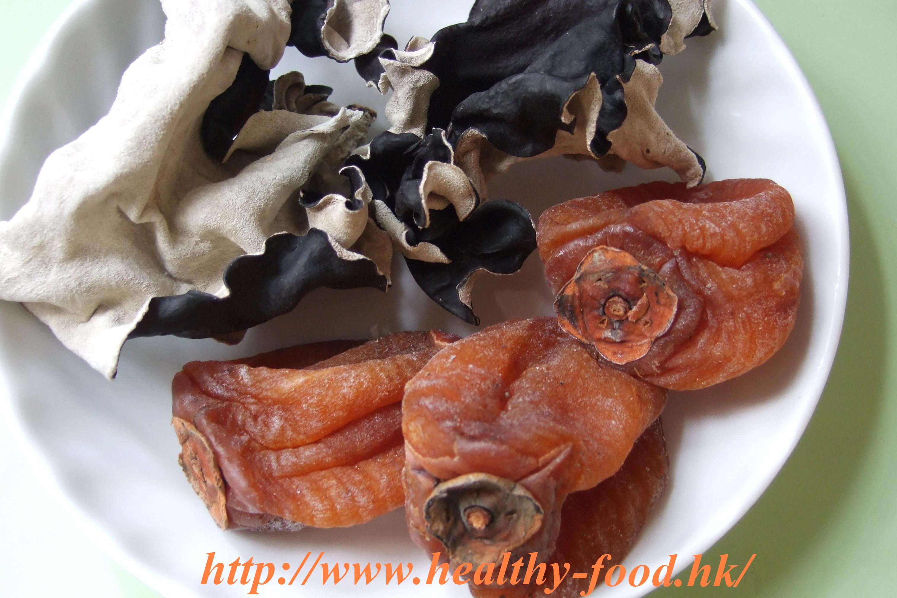 Dried Persimmon and Black Fungus Soup
