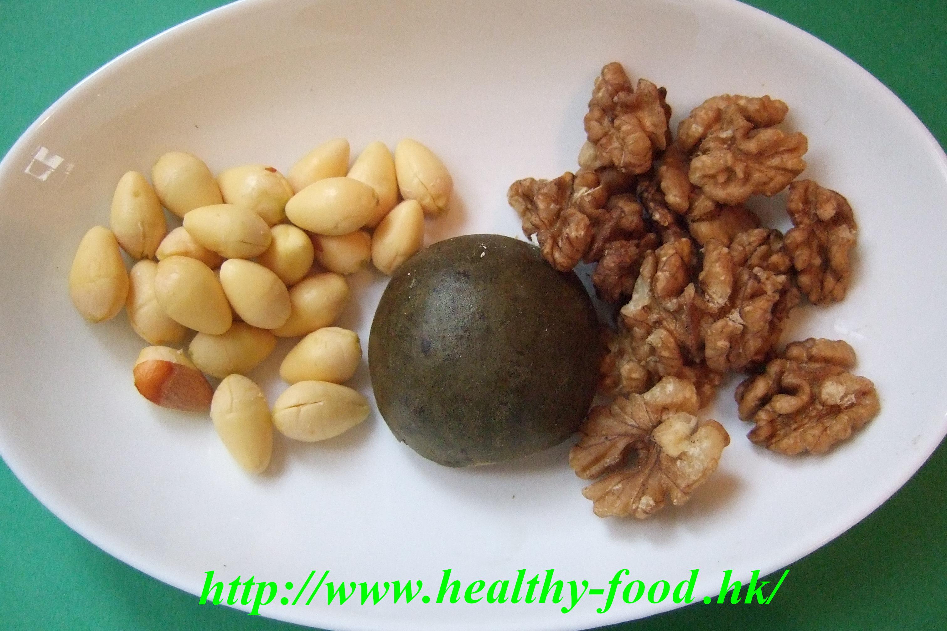 Double-Fruit Walnut Soup (Ginkgo Monk-Fruit Walnut Tea)