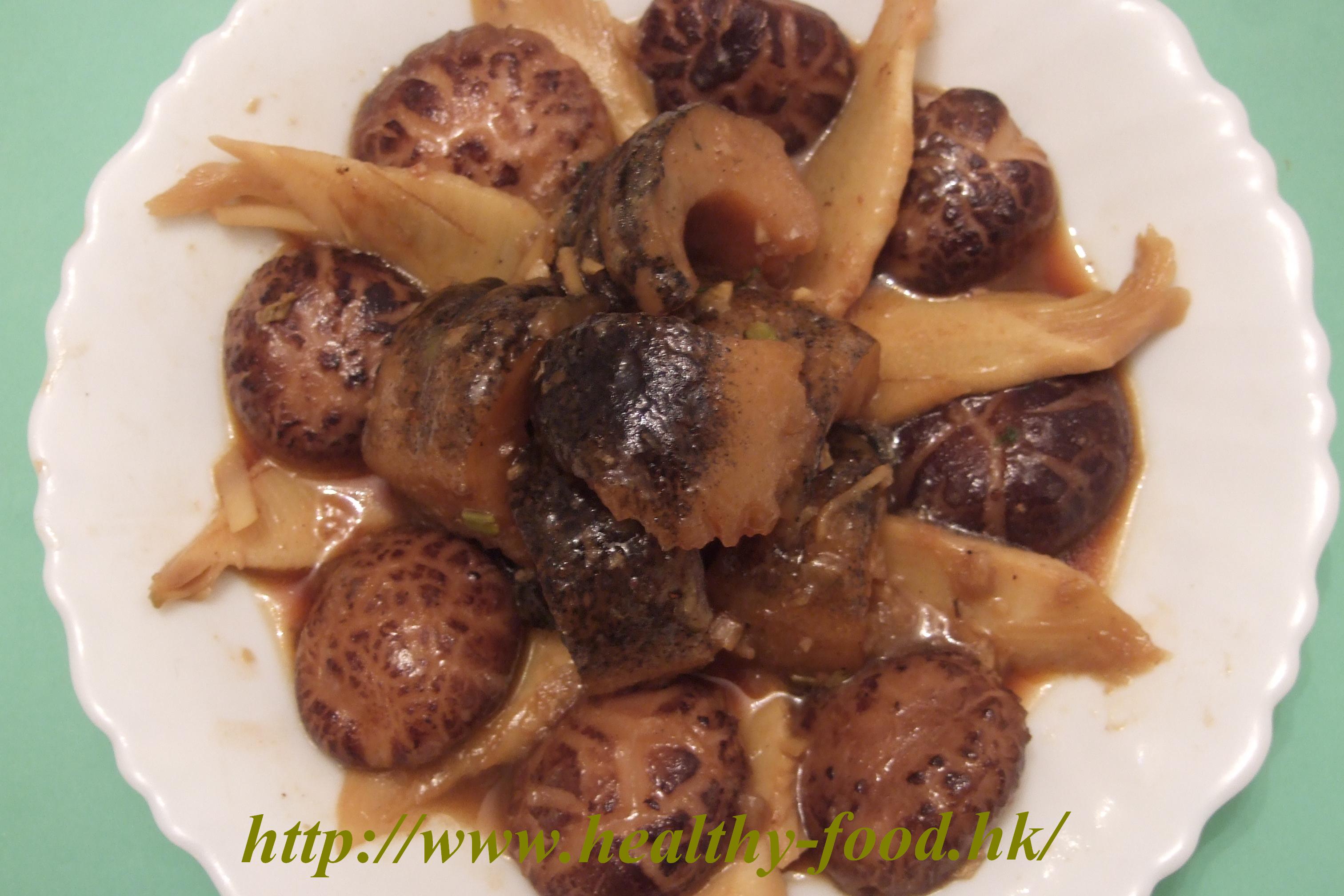 Braised Sea Cucumber with Flower Mushroom and Winter Bamboo Shoot