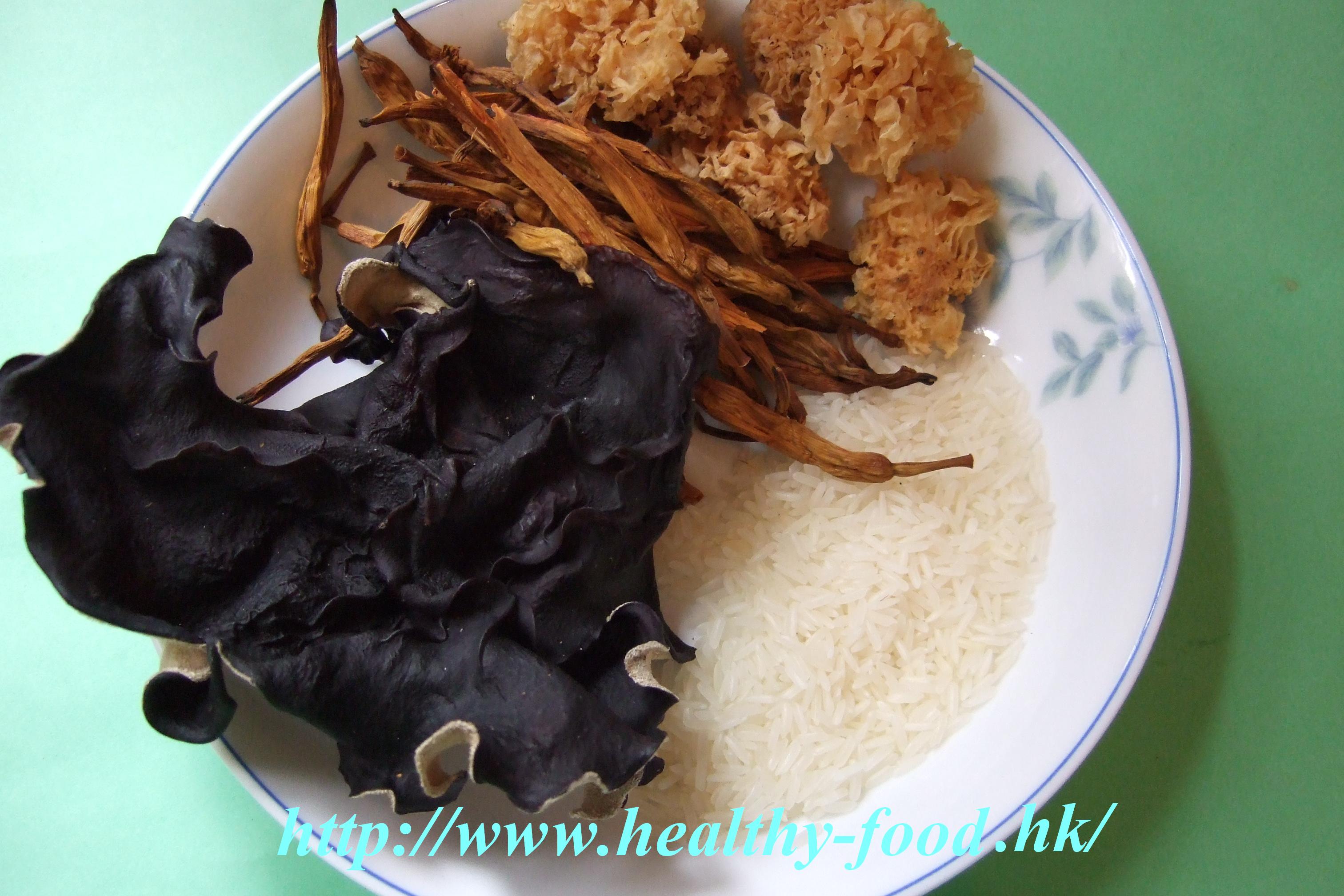 Twin Wood-Ear and Lily-Bud Congee