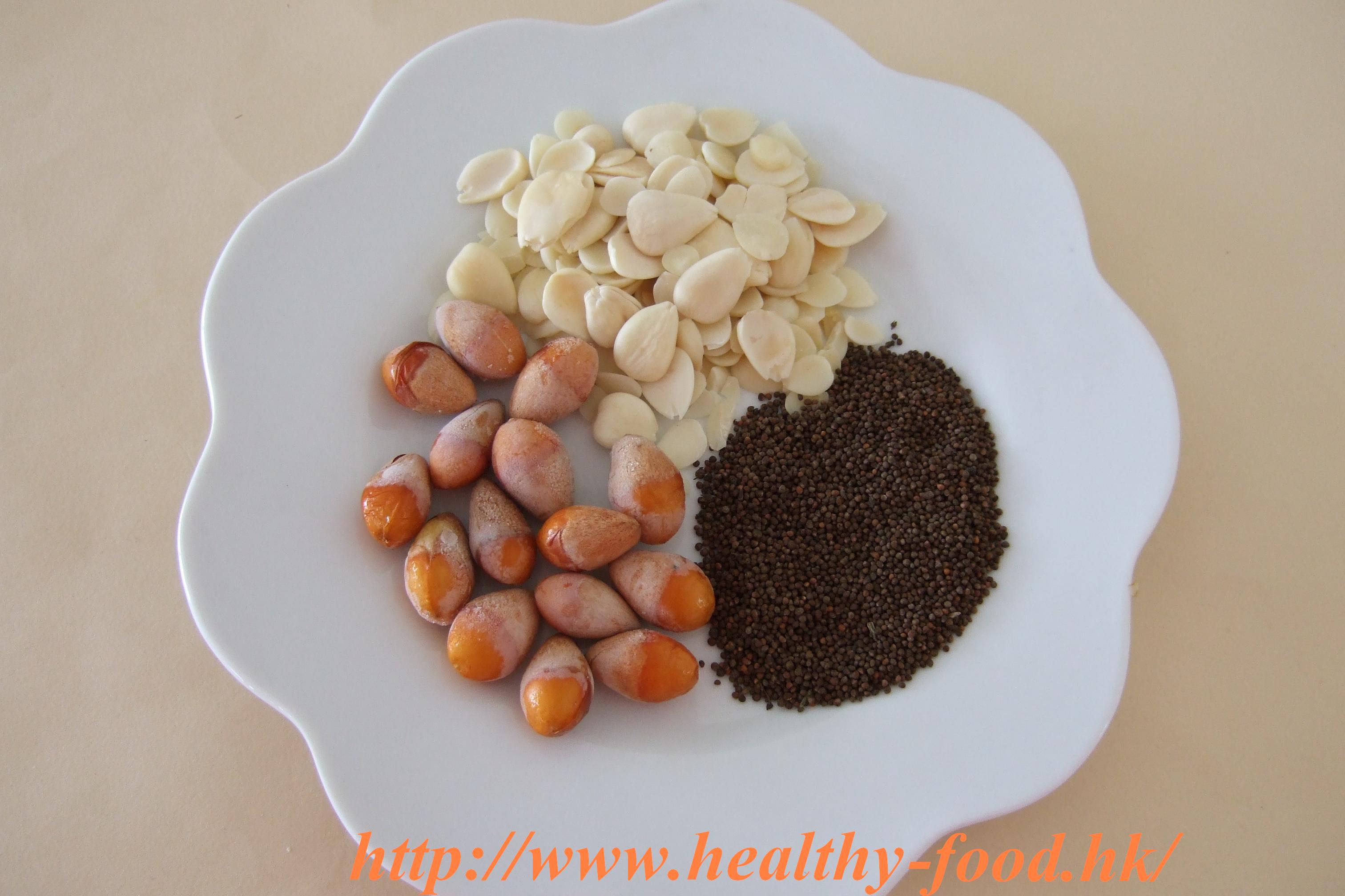Perilla Seed, Ginkgo and Apricot Kernel Soup