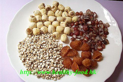Lotus Seed Beauty Porridge (Lian Shi Mei Rong Geng)