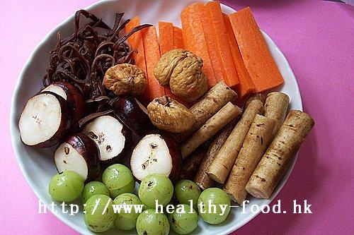 Phyllanthus, Black Fungus and Burdock Root Soup (You Gan Zi Mu Er Niu Bang Tang)