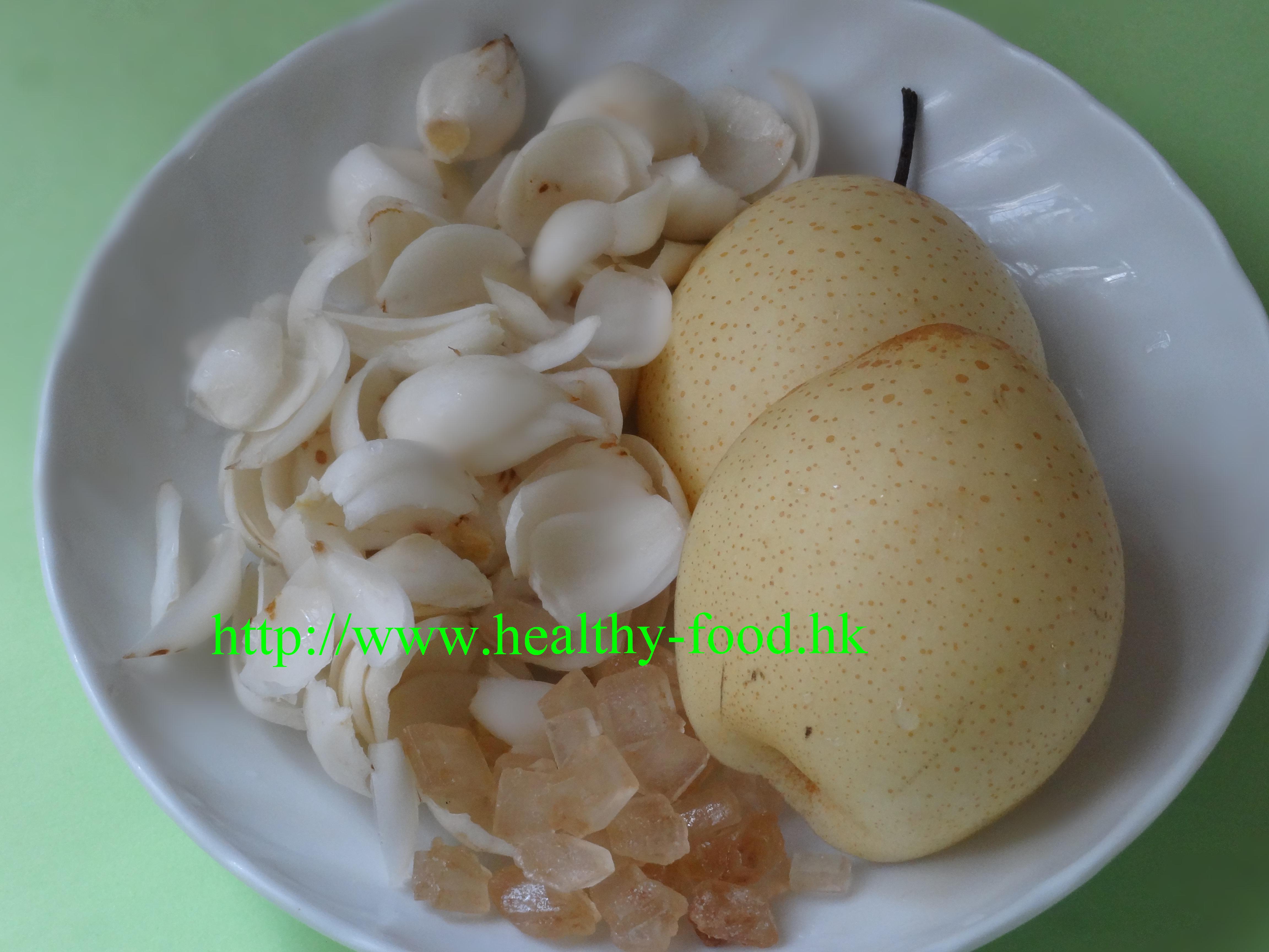 Fresh Lily Bulb and Pear Sweet Soup
