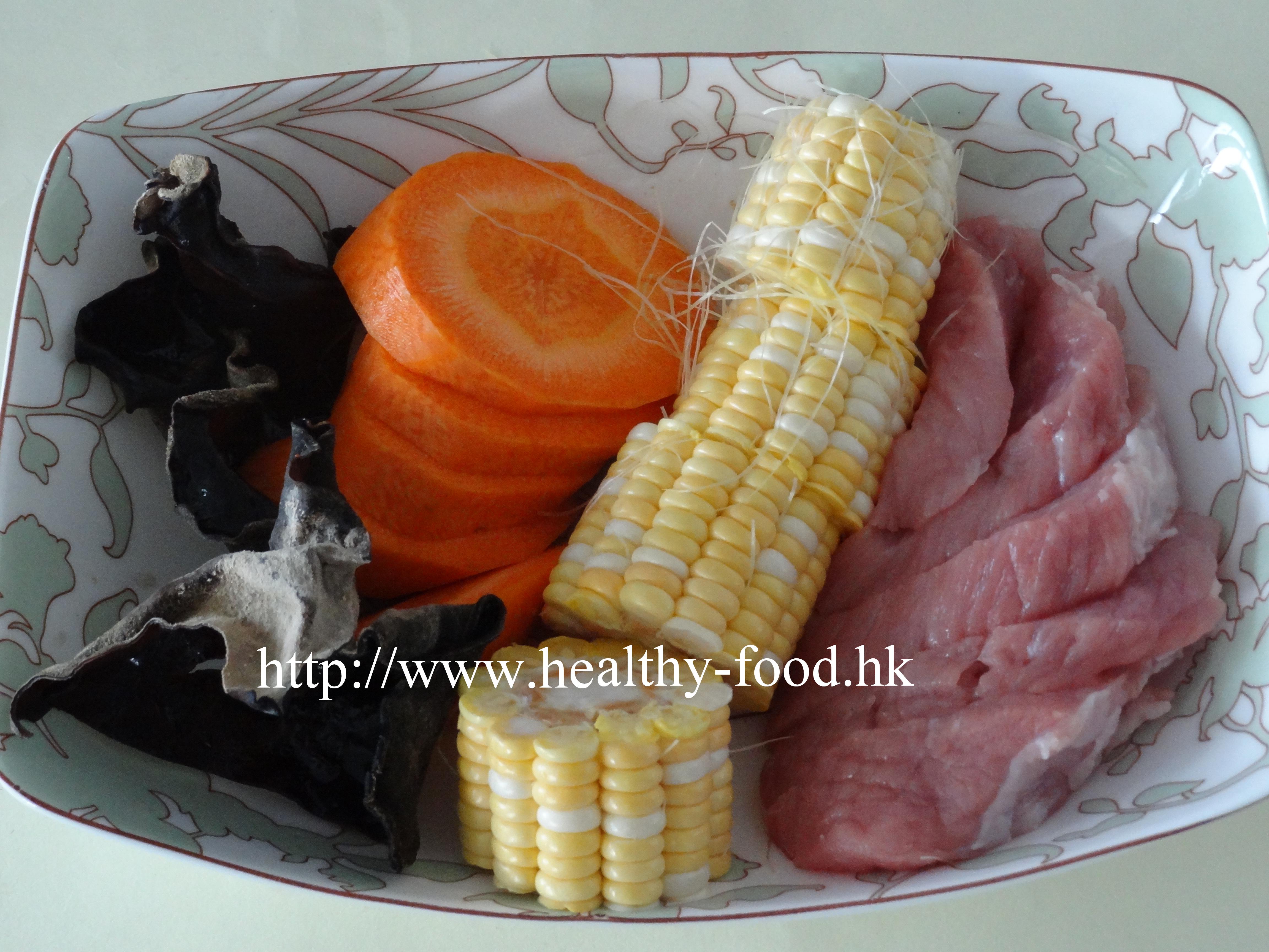 Black Fungus, Corn and Carrot Soup with Lean Pork