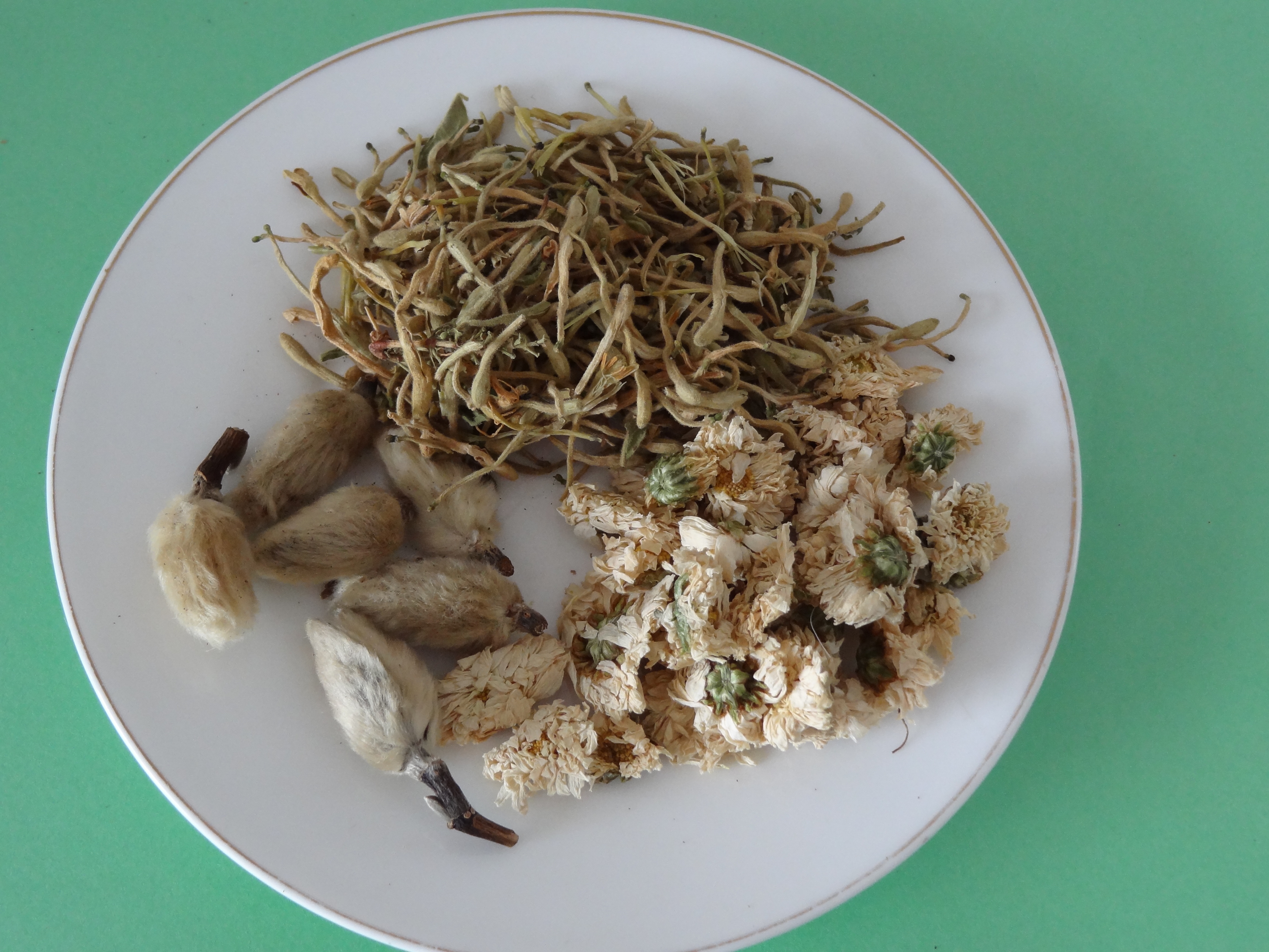 Magnolia Bud, Honeysuckle and Chrysanthemum Honey Tea