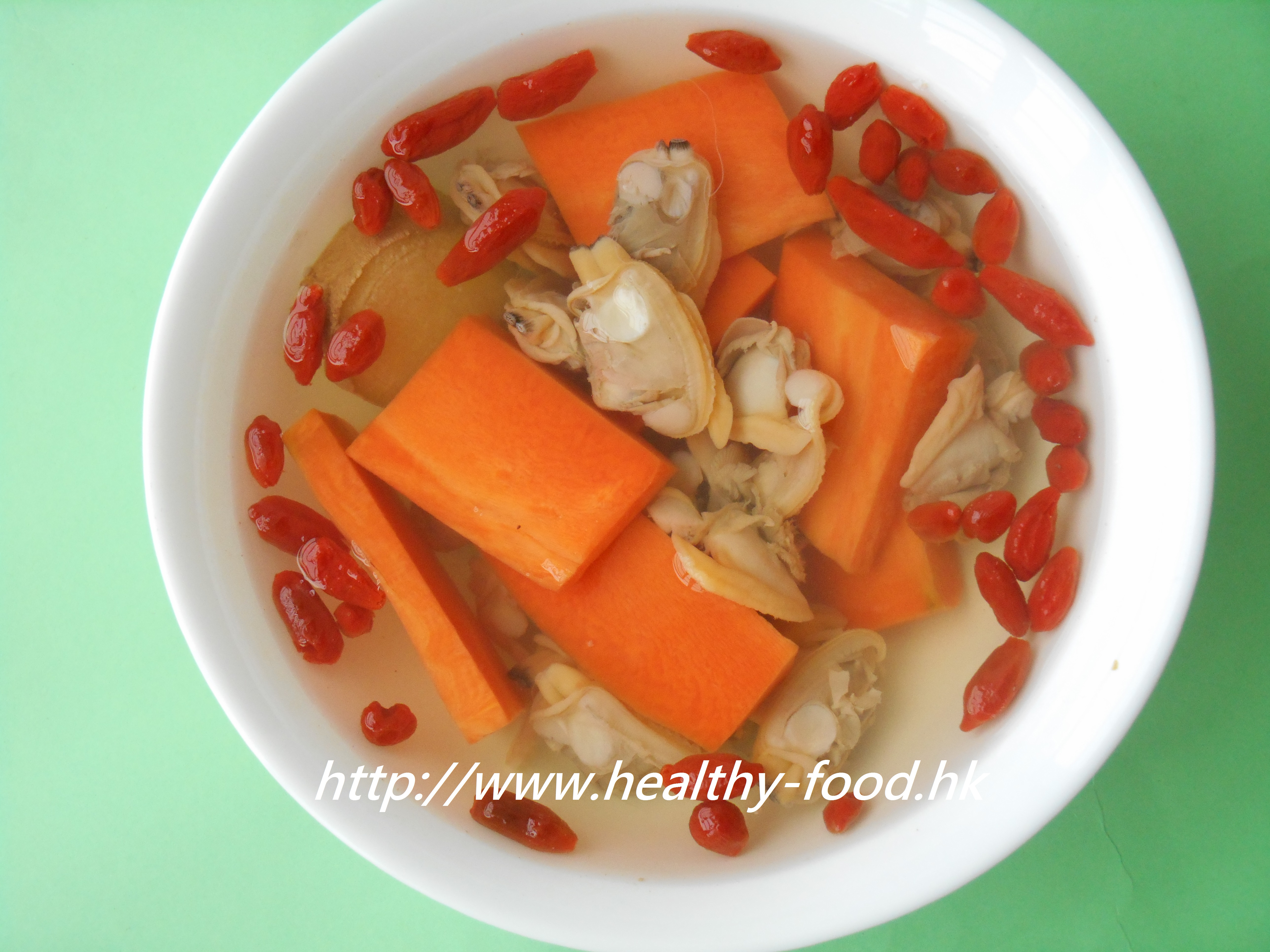 Goji Berry, Carrot & Fresh Clam Soup