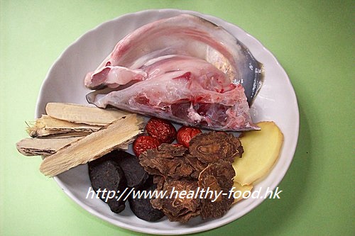 Astragalus, Ligusticum and Fish Head Soup