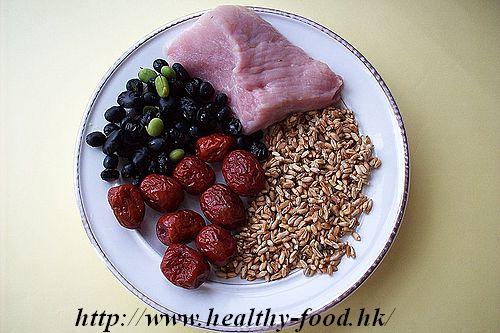 Floating Wheat and Black Bean Soup (Fu Xiao Mai Hei Dou Tang)