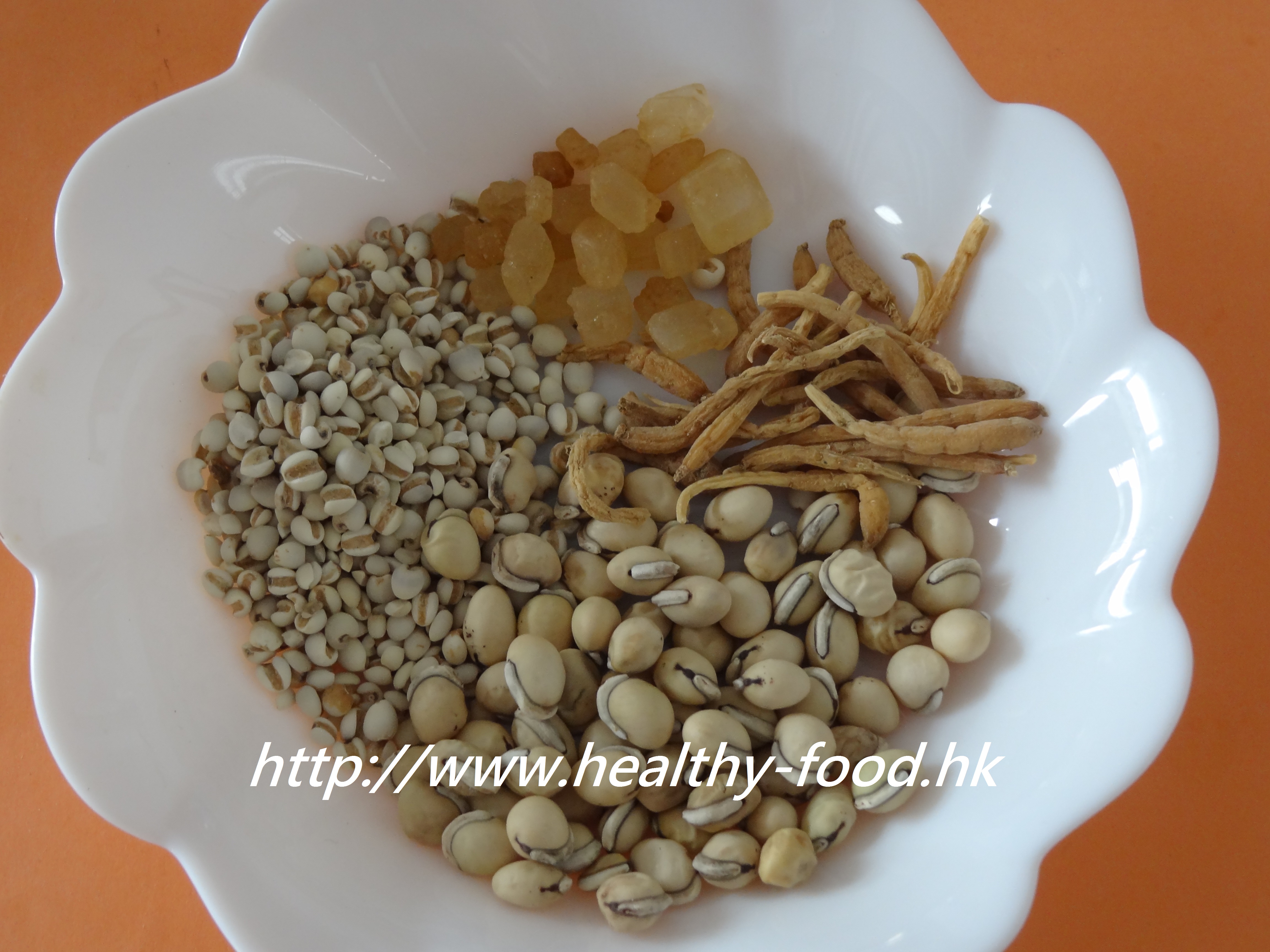 Prince Ginseng, White Hyacinth Bean and Pearl Barley Soup