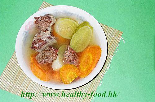 Green and Red Radish Beef Shank Soup