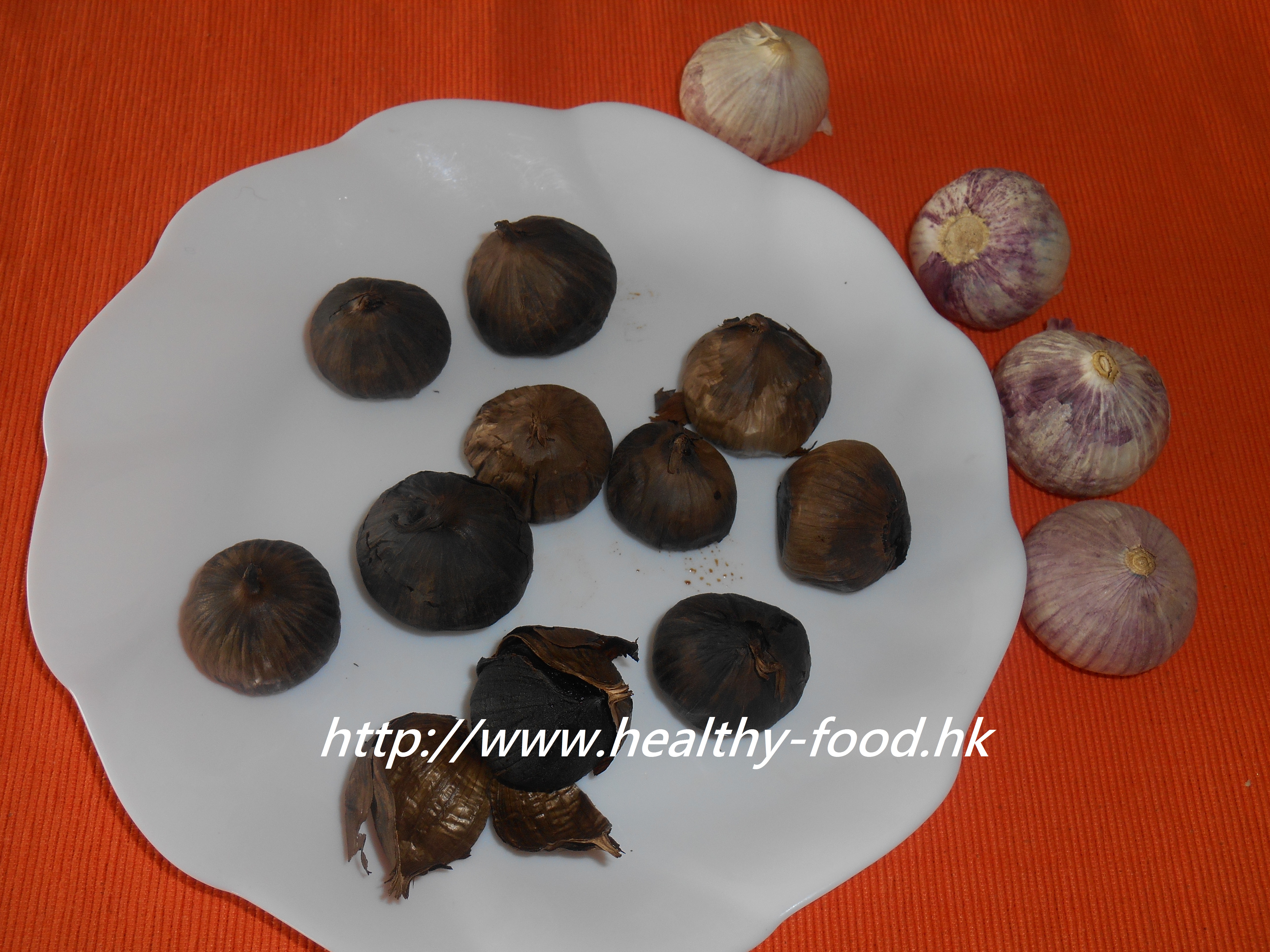 Single-Bulb Black Garlic (Home Rice-Cooker Method)